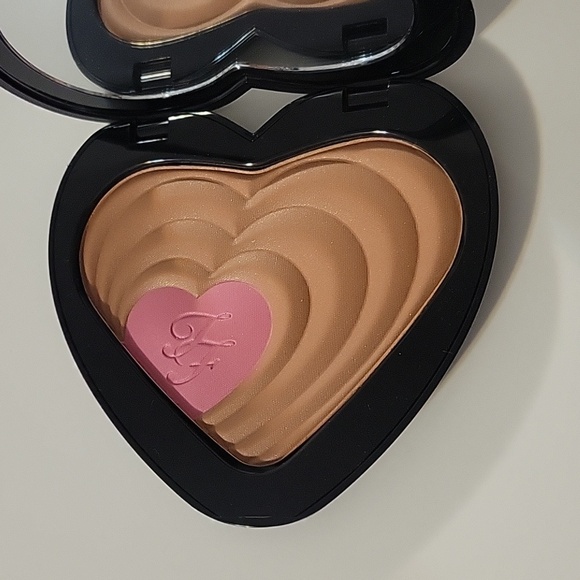 Too Faced Soul Mates Blushing Bronzer - Ross & Rachel - Picture 1 of 3